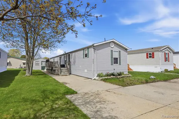 20689 Seneca, Clinton Township, MI 48036