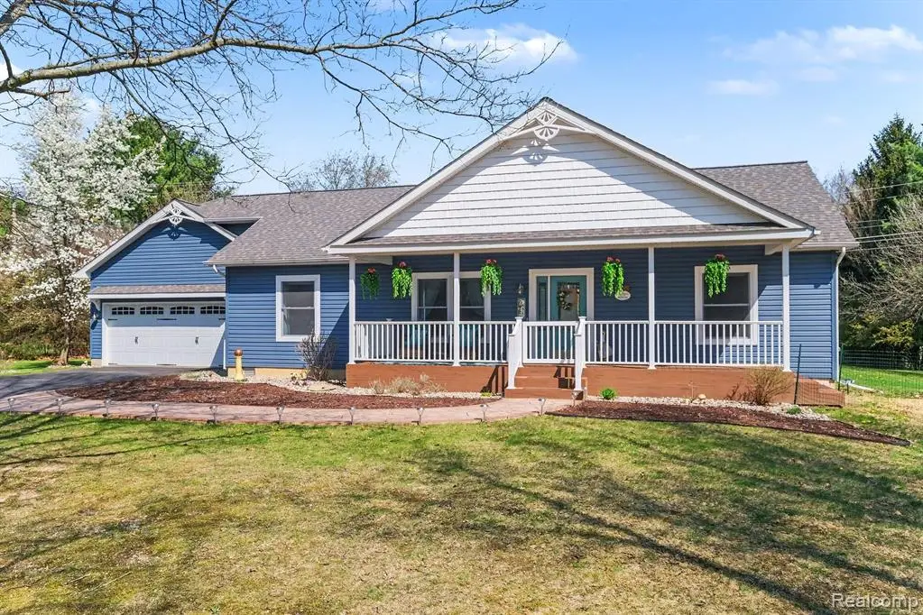 895 E Wardlow, Highland, MI 48356 - #1