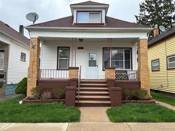 12044 Sobieski, Hamtramck, MI 48212