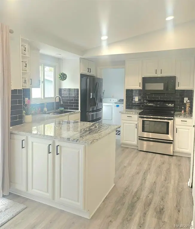 2121 S Commerce, Wolverine Lake, MI 48390 - #3