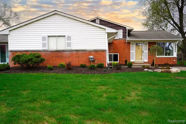 12253 Wheaton, Sterling Heights, MI 48313