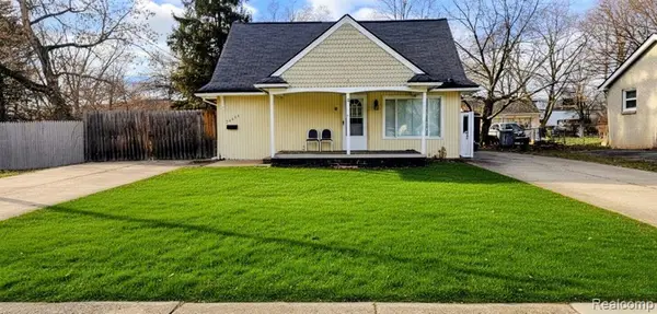 24653 Eureka, Warren, MI 48091
