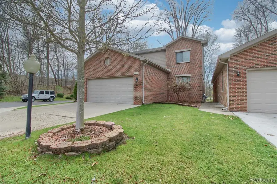 505 Willow #26, South Lyon, MI 48178 - #3