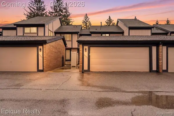 5205 Potomac, West Bloomfield, MI 48322