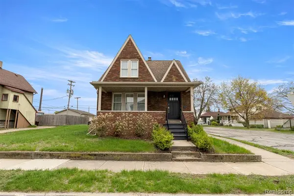 93 Perry, Wyandotte, MI 48192