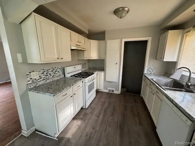 22641 Pembroke, Detroit, MI 48219 - #2