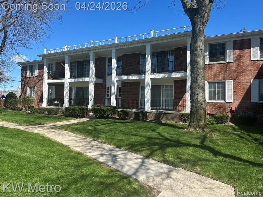 29603 Jefferson #13, Saint Clair Shores, MI 48082 - #2