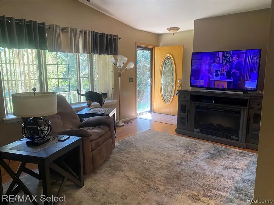 5057 Sandalwood, Grand Blanc, MI 48439 - #3