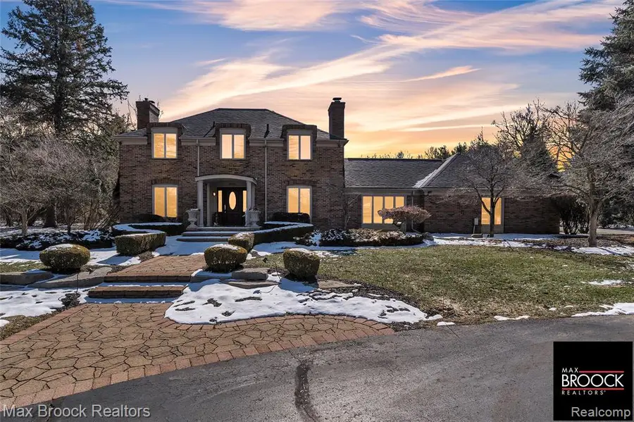 28351 W 14 Mile, Farmington Hills, MI 48334 - #2