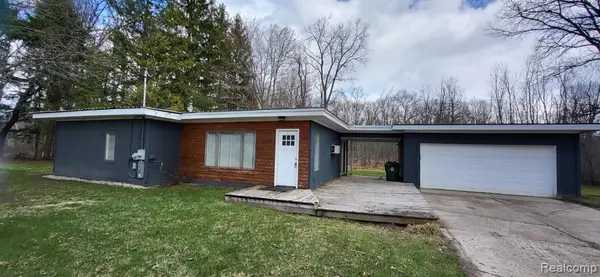 477 Crediton, Lake Orion, MI 48362