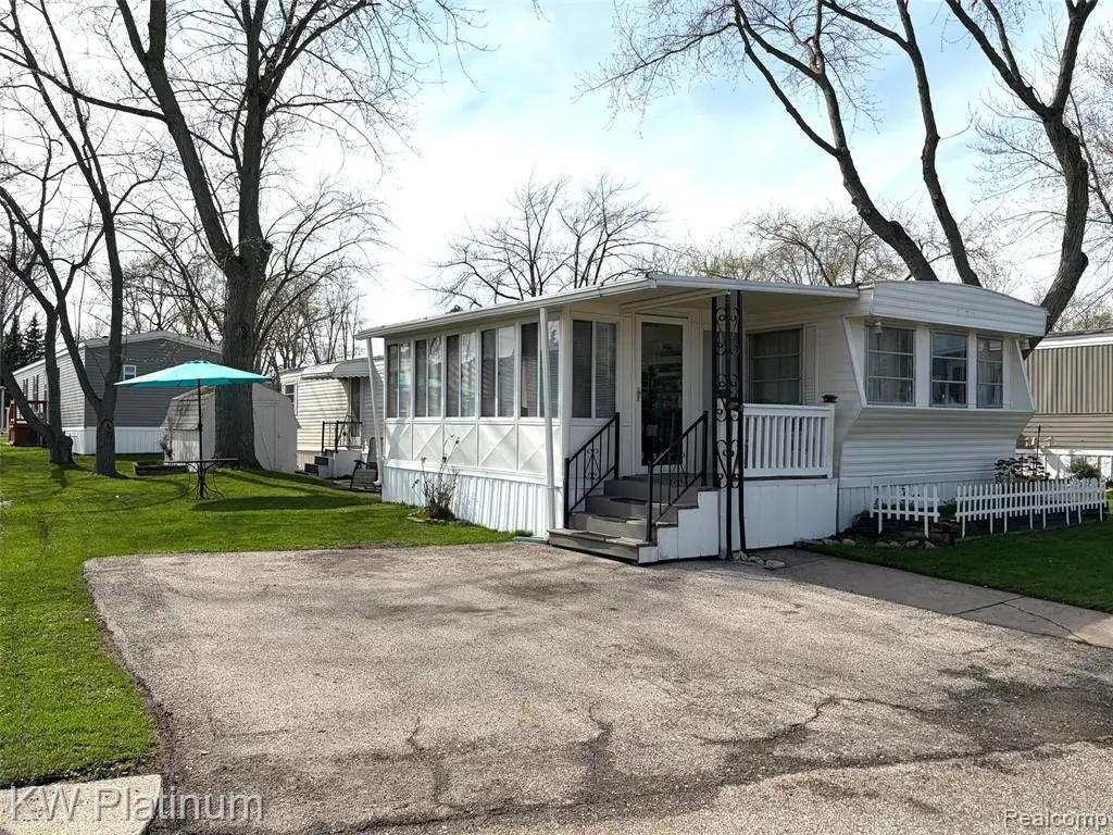 50 Mack Ave, Marysville, MI 48040 - #1