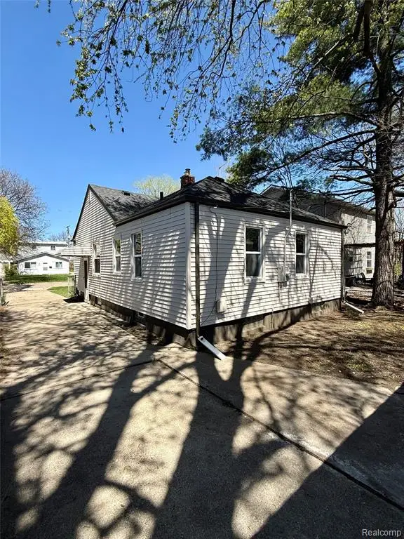 828 E Elza, Hazel Park, MI 48030 - #3