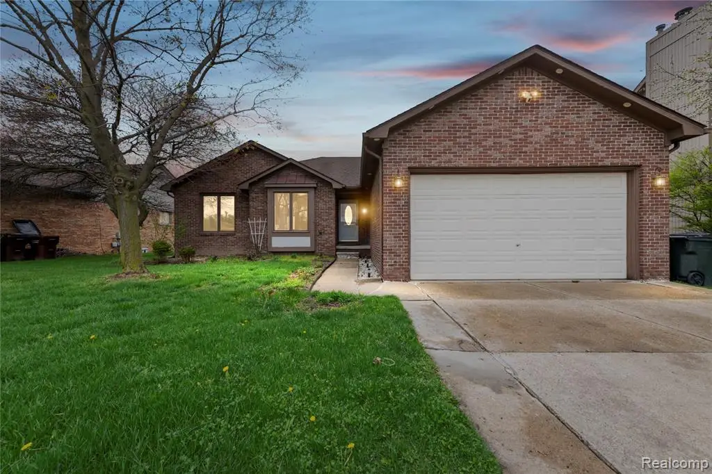 46902 Amberwood, Shelby, MI 48317 - #1