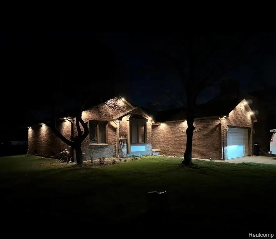 46902 Amberwood, Shelby, MI 48317 - #2