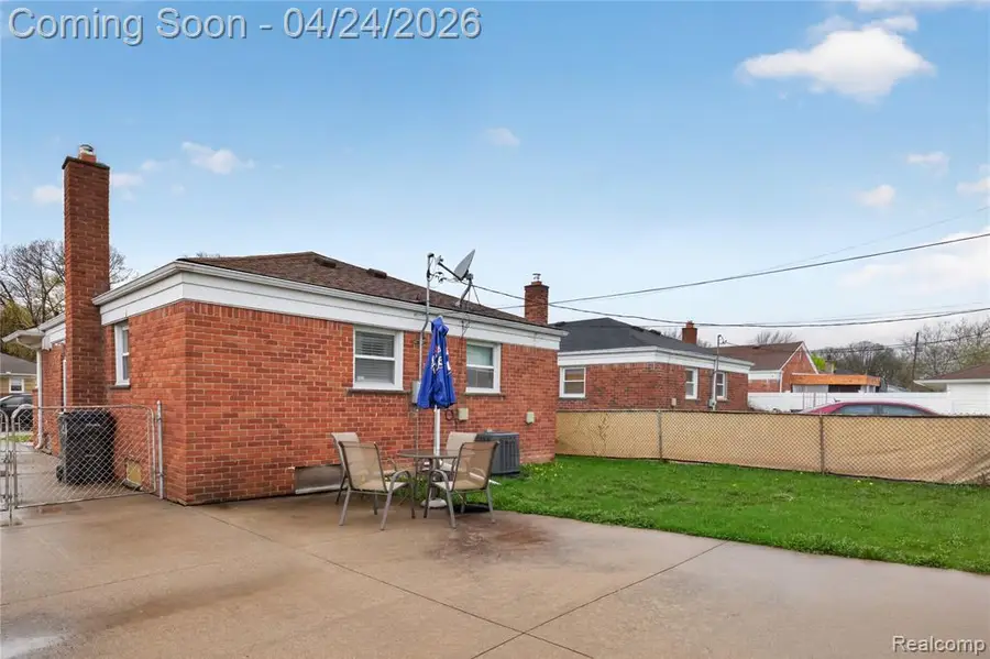 30242 Taylor, Saint Clair Shores, MI 48082 - #2