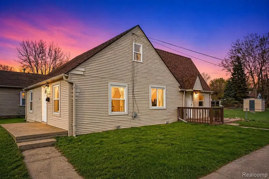 24100 Berry, Warren, MI 48089 - #2