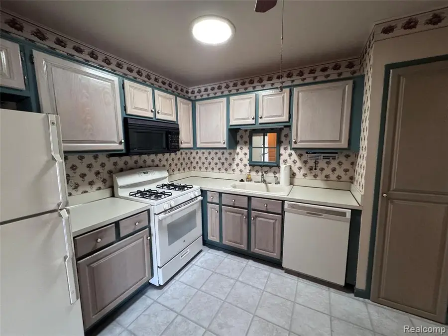 38984 Golfview, Clinton Township, MI 48038 - #3