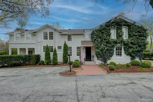 146 Puritan, Birmingham, MI 48009