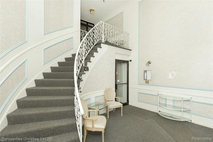 19710 W 13 Mile #101, Beverly Hills, MI 48025 - #2