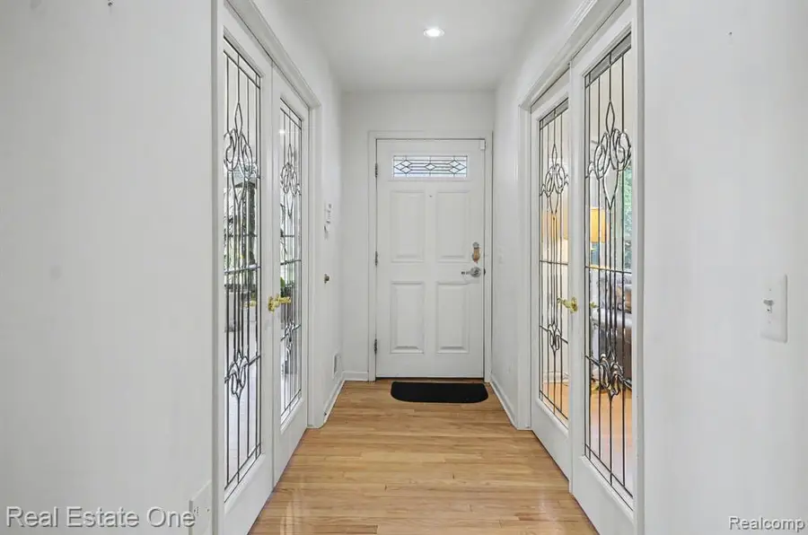 5840 Inkster, West Bloomfield, MI 48323 - #3