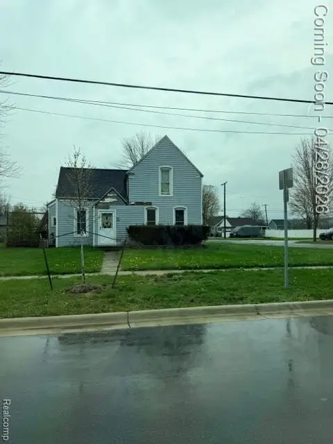 607 Toledo, Dundee, MI 48131