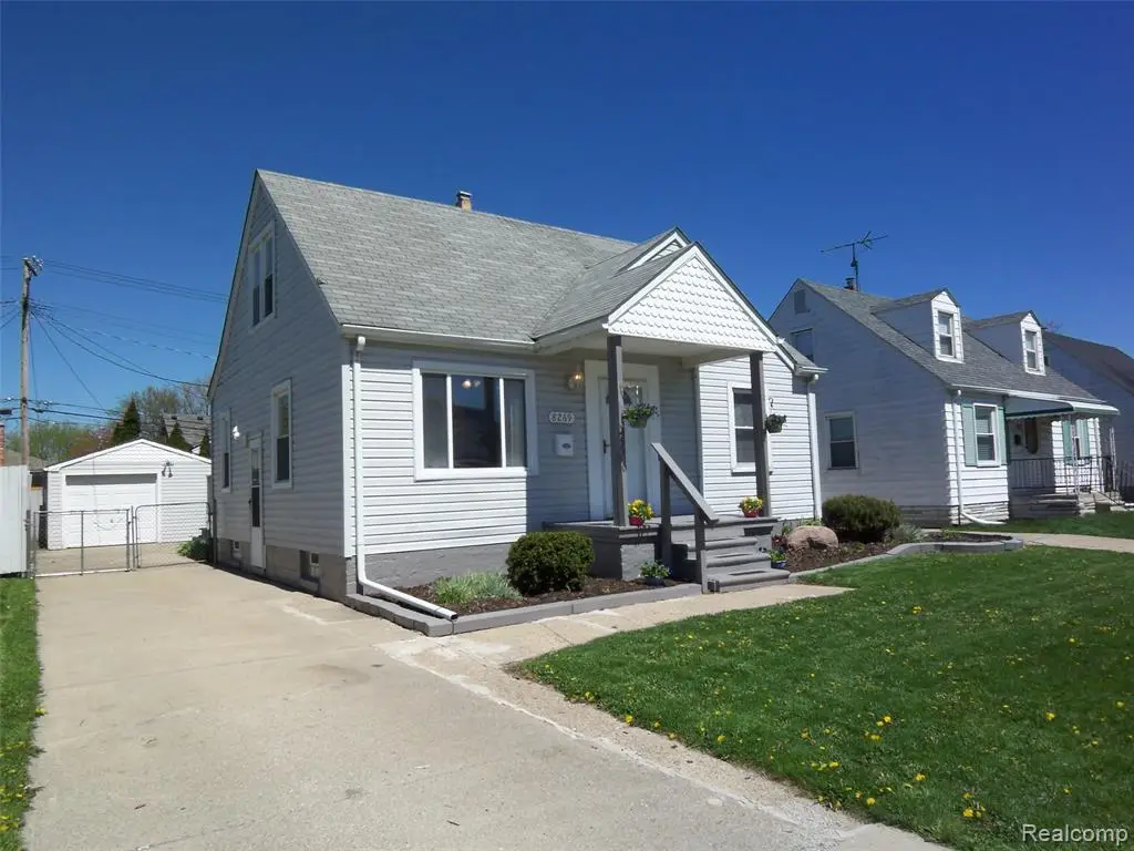 8269 Sterling, Center Line, MI 48015 - #1