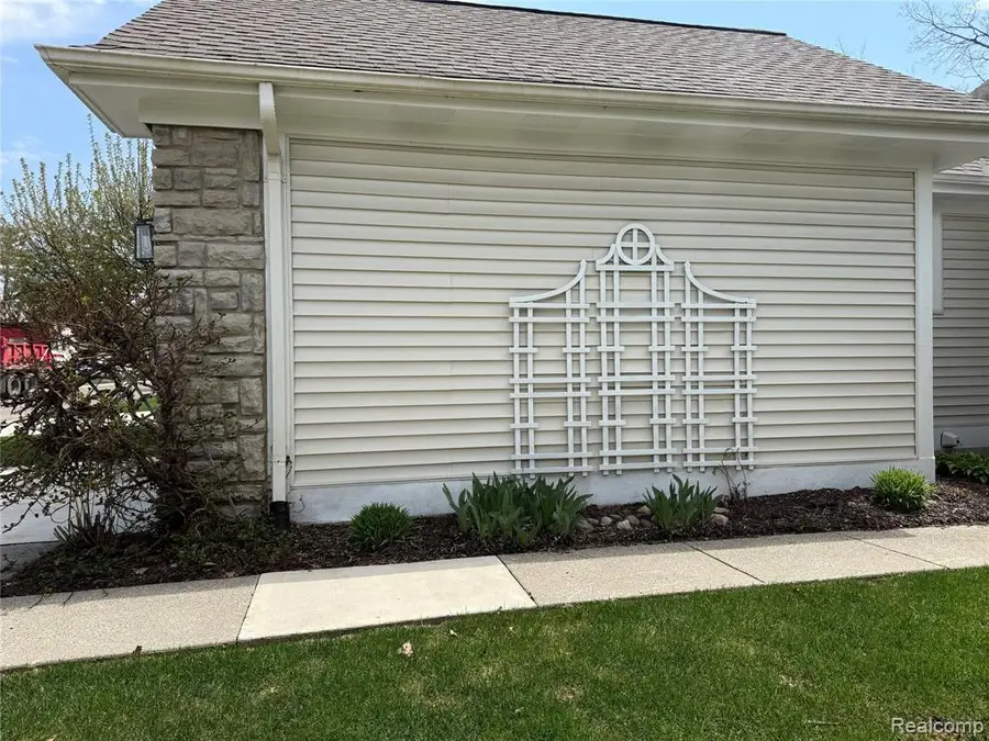6573 Summit Ridge, Clarkston, MI 48346 - #2