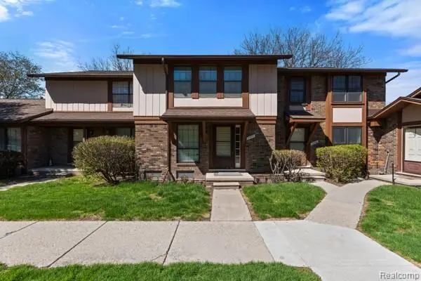 24874 Chalk Farm #62, Warren, MI 48091