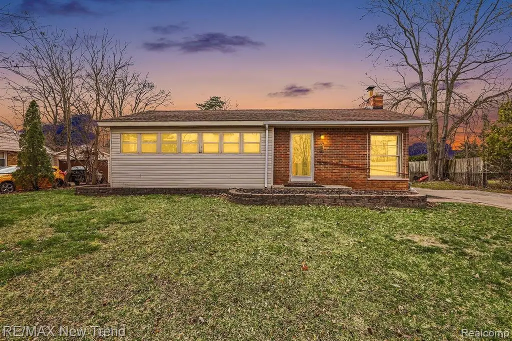 2174 Middlebelt, West Bloomfield, MI 48324 - #1