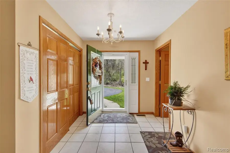 7233 Hague, Jackson, MI 49201 - #3