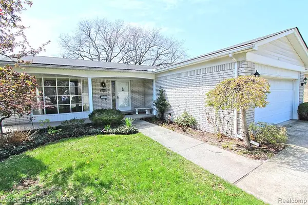 22512 Corteville, Saint Clair Shores, MI 48081