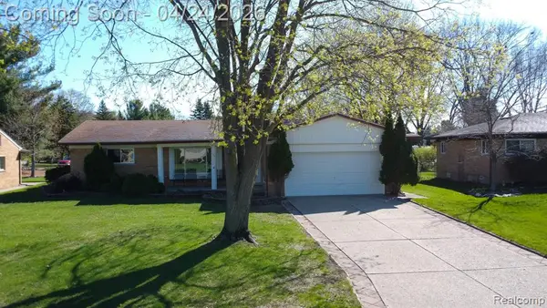 129 Pleasant Lake, Waterford, MI 48327