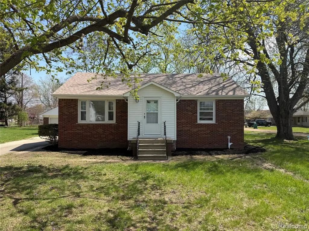 19527 Somers, New Boston, MI 48164 - #1