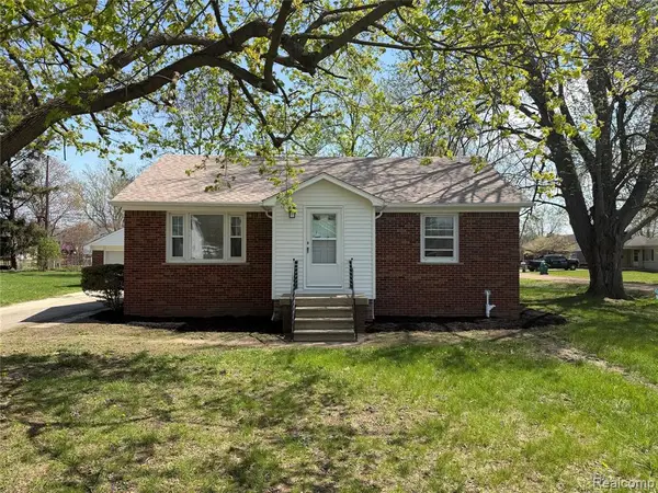 19527 Somers, New Boston, MI 48164