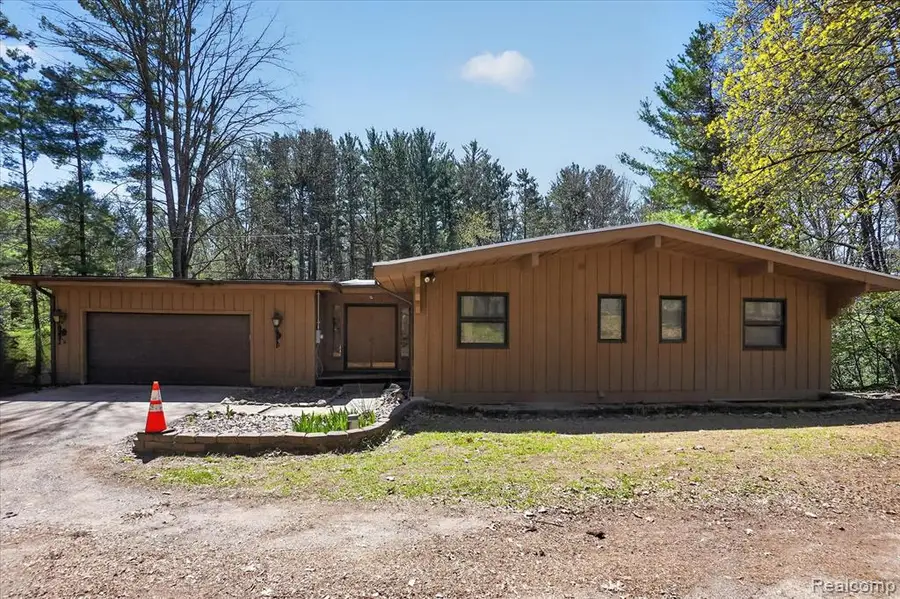 3301 Jewell, Howell, MI 48843 - #2