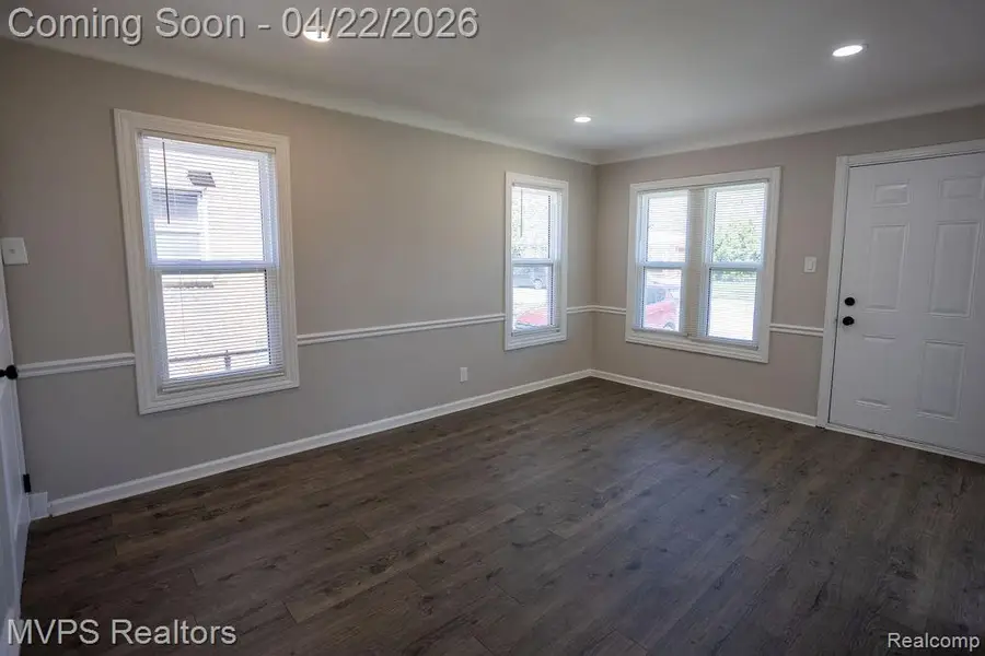 20813 Universal, Eastpointe, MI 48021 - #3