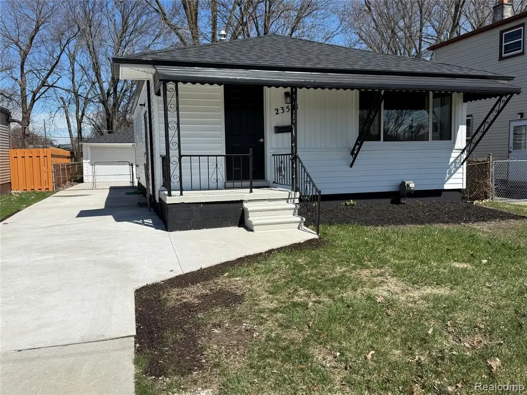 23541 Elmira, Saint Clair Shores, MI 48082 - #1