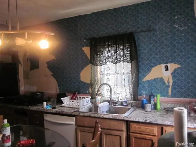 907 Wayne, Jackson, MI 49202 - #3