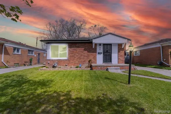 6781 Iowa, Hamtramck, MI 48212