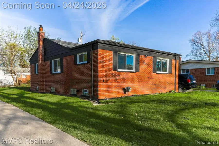 5217 Streefkerk Dr, Warren, MI 48092 - #2