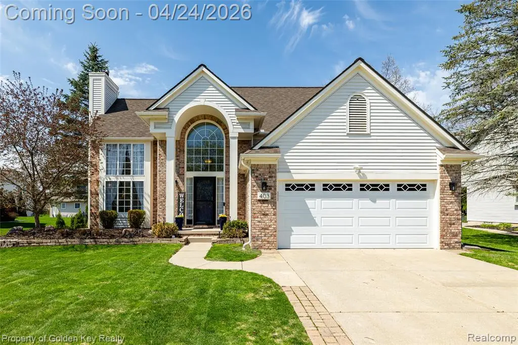 403 S Pine Creek, Waterford, MI 48327 - #1