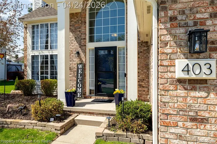 403 S Pine Creek, Waterford, MI 48327 - #2