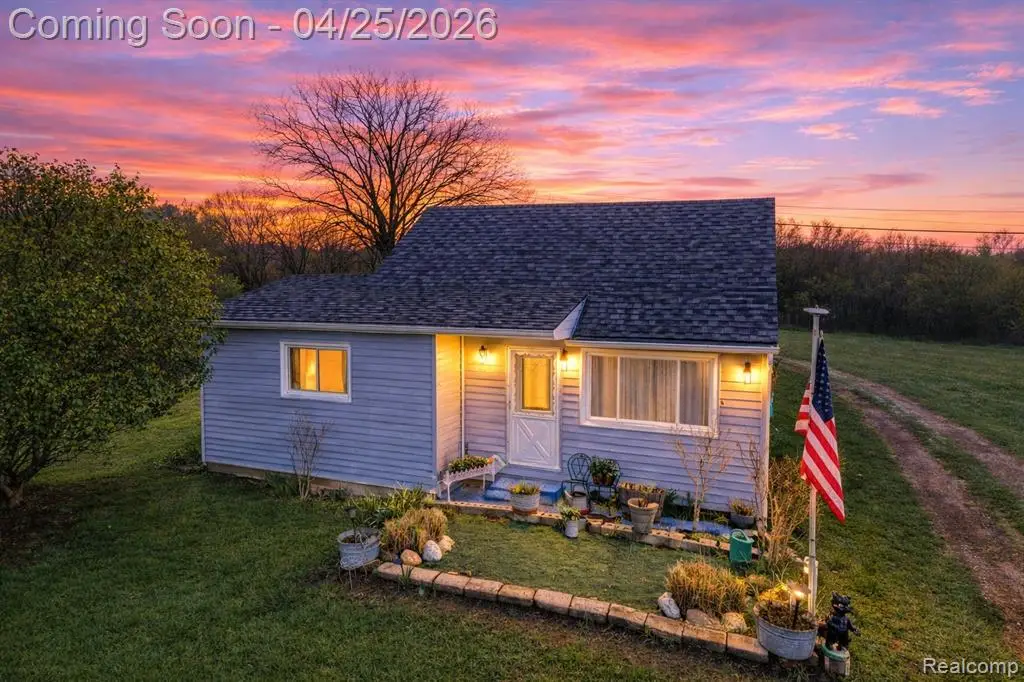 20796 Gibraltar, Brownstown, MI 48183 - #1