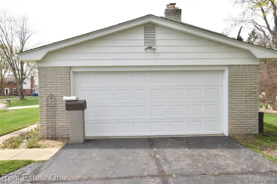 3275 Golfhill, Waterford, MI 48329 - #3