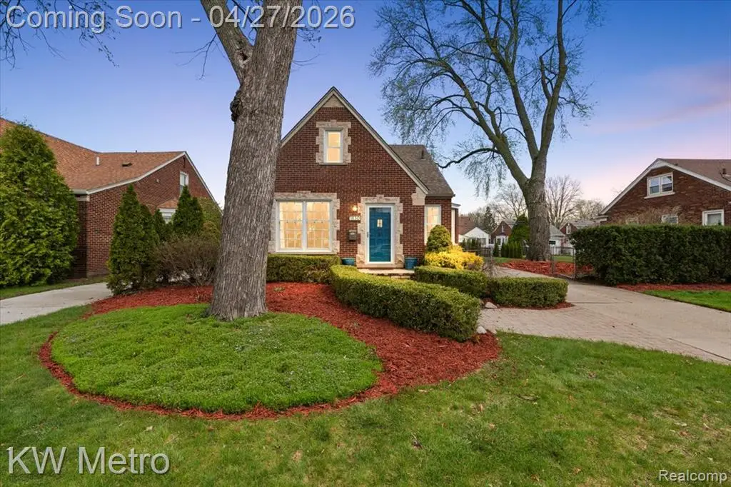 1830 Stanhope, Grosse Pointe Woods, MI 48236 - #1