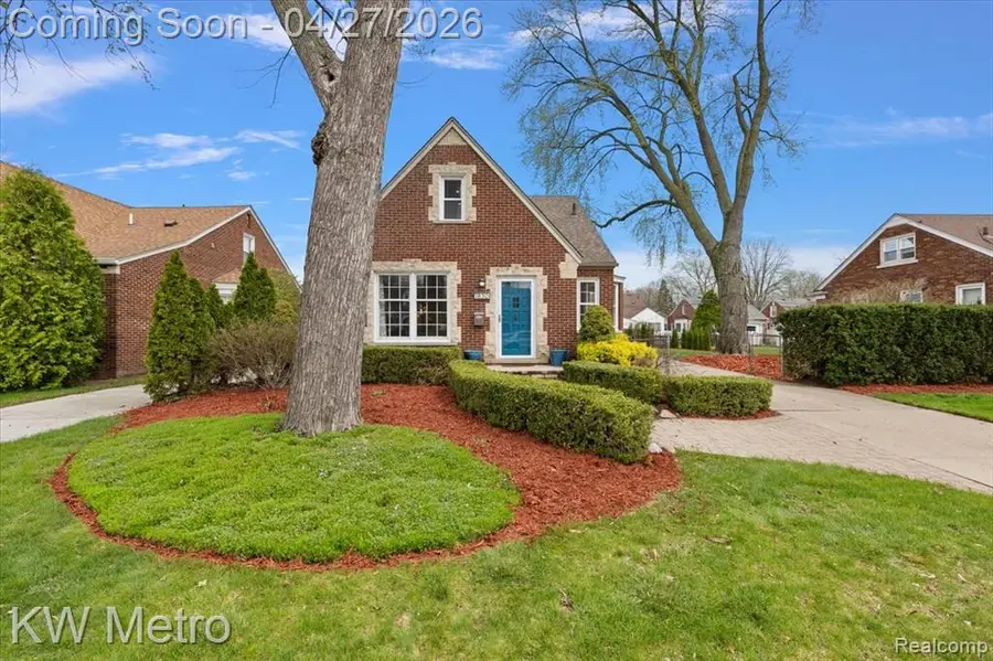 1830 Stanhope, Grosse Pointe Woods, MI 48236 - #2