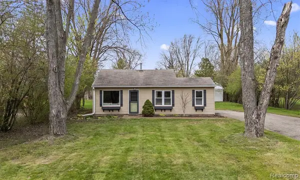 1816 June, Rochester Hills, MI 48309