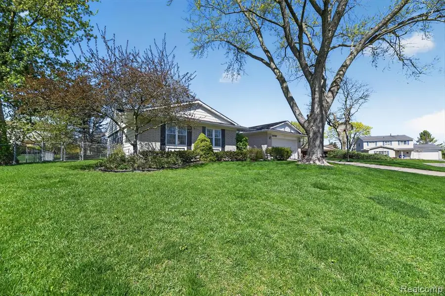 22797 Shadowpine, Novi, MI 48375 - #3