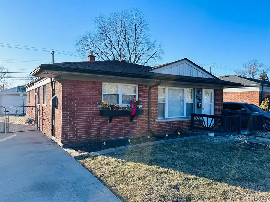 6784 Cooper St, Taylor, MI 48180 - #2