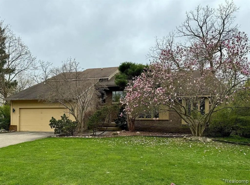 3234 Pine Lake, West Bloomfield, MI 48324 - #1